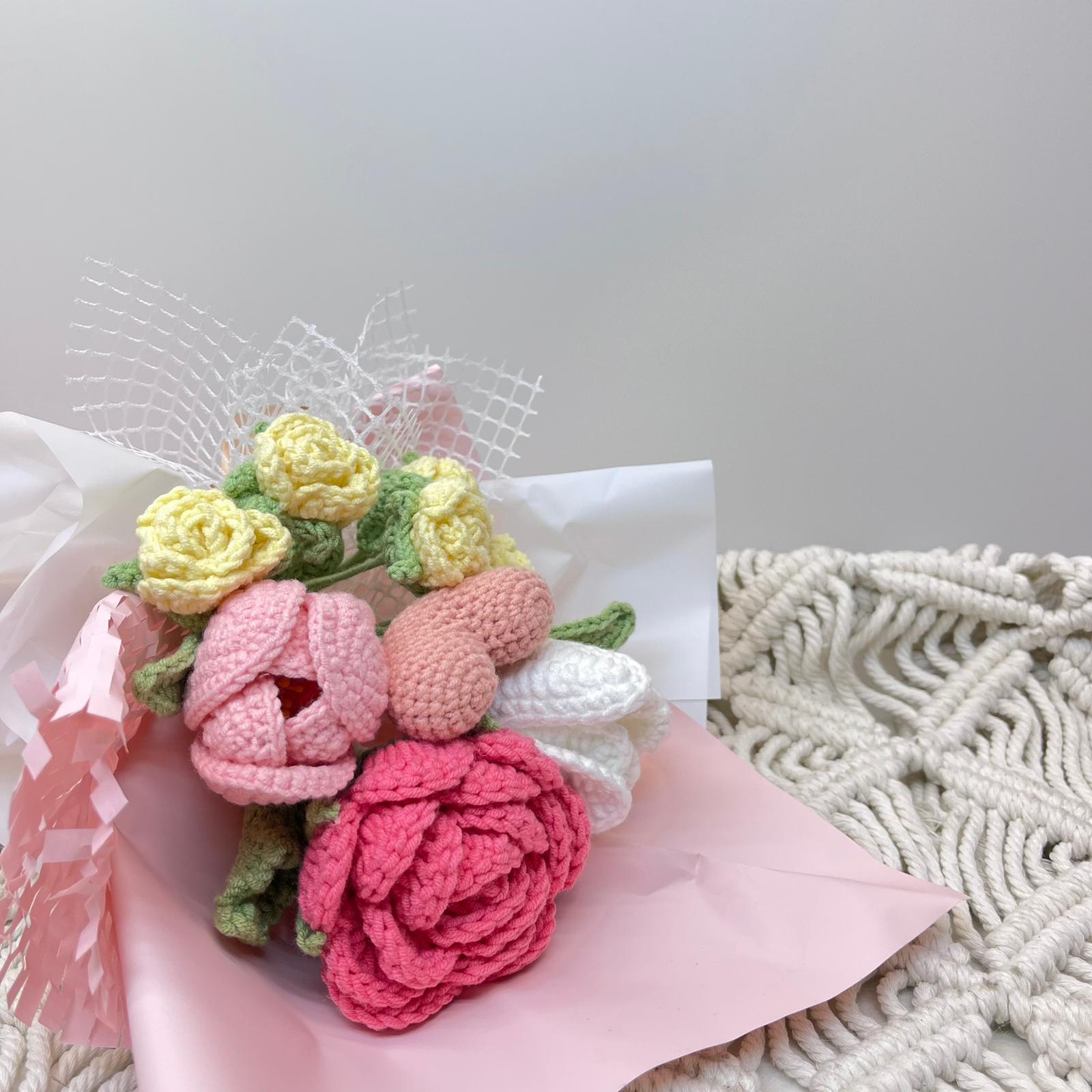 Elegant Crochet Flower Bouquet - Delightful Dreams II