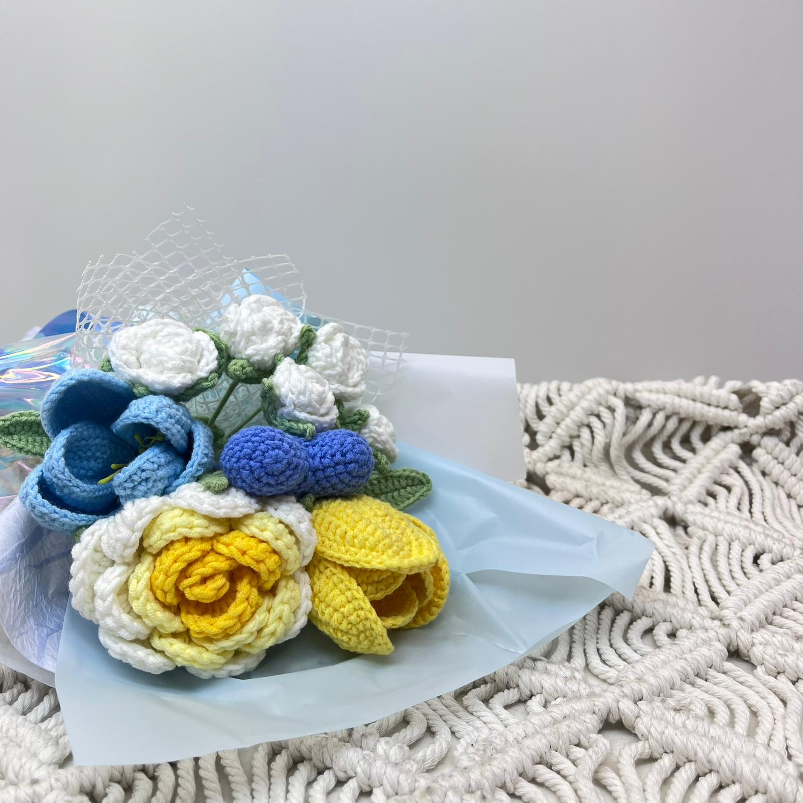 Elegant Crochet Flower Bouquet - Delightful Dreams II