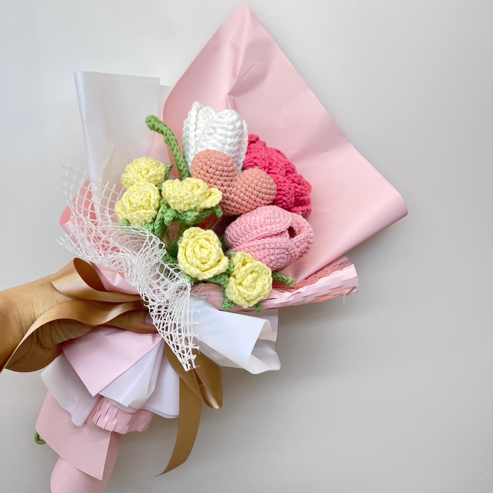 Elegant Crochet Flower Bouquet - Delightful Dreams II