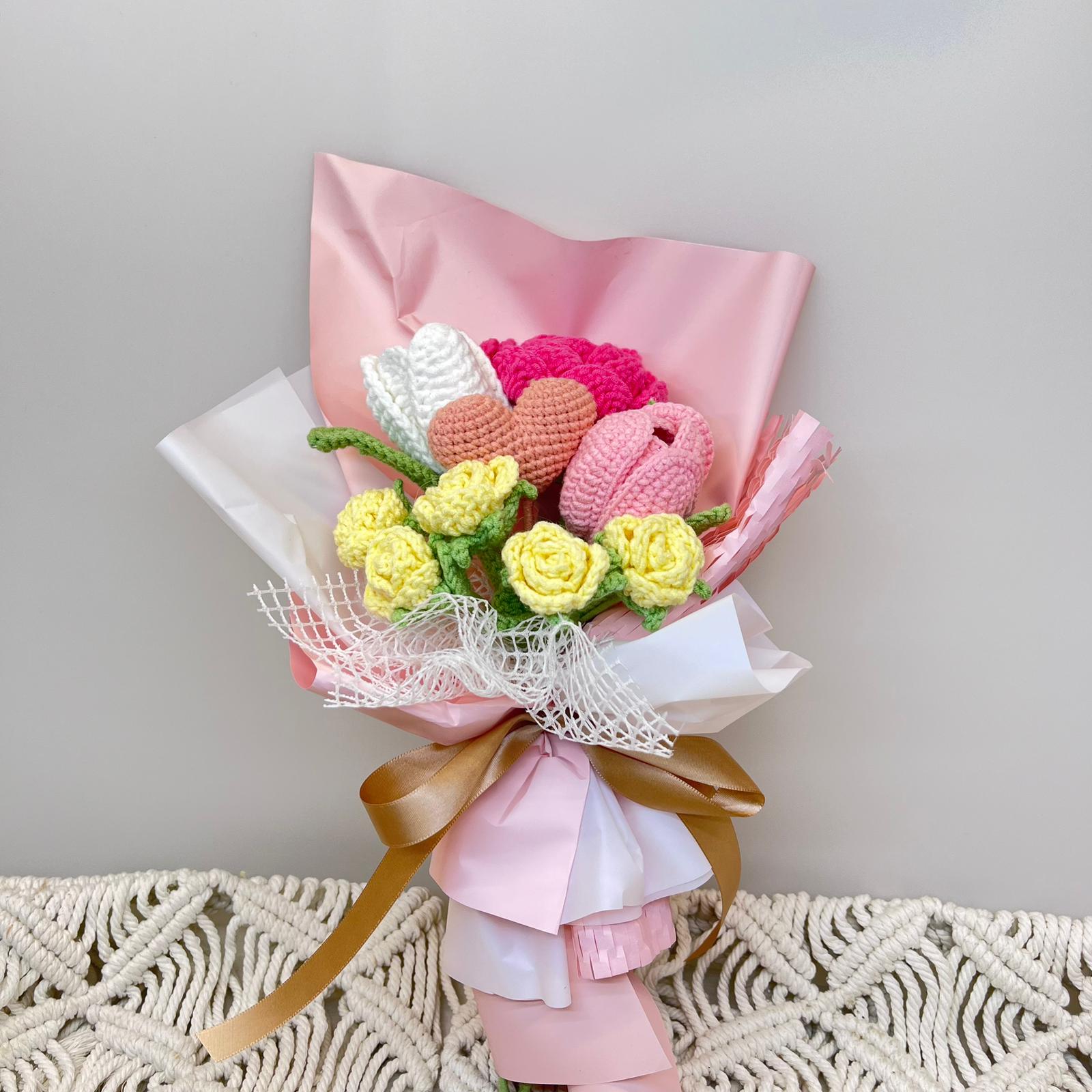 Elegant Crochet Flower Bouquet - Delightful Dreams II